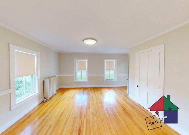 Building Photo - 123 Hill St Unit 3