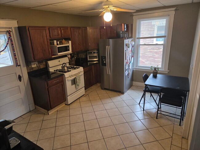 Photo - 4214 33rd Ave Unidad 2