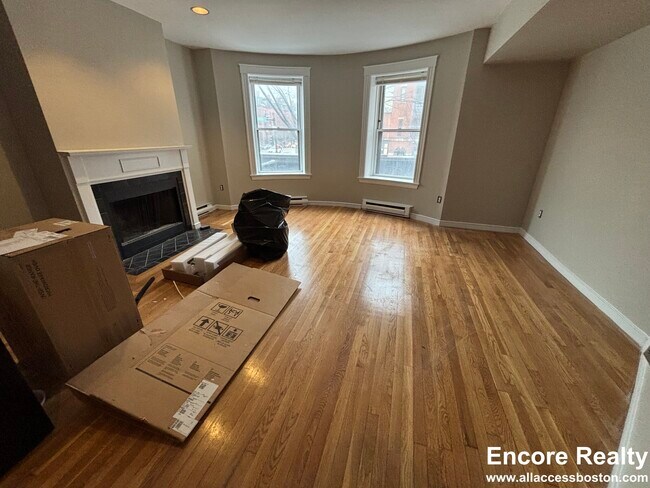 Photo - 1742 Washington St Unit 1