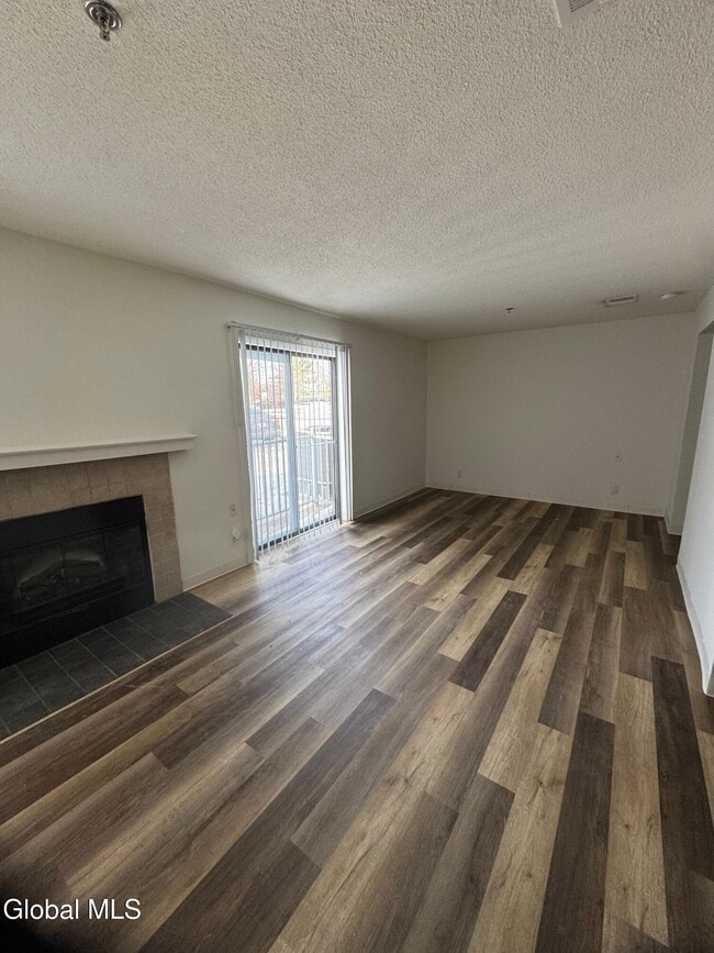 Photo - 3 Residence Inn Dr Unidad 203