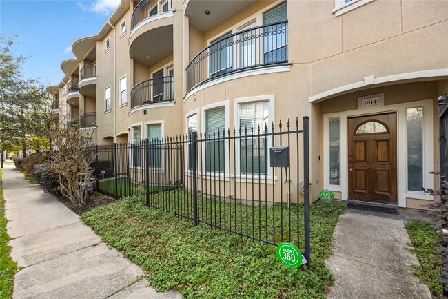 Photo - 1614 Stuart St