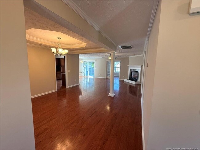 Photo - 402 Colonist Pl