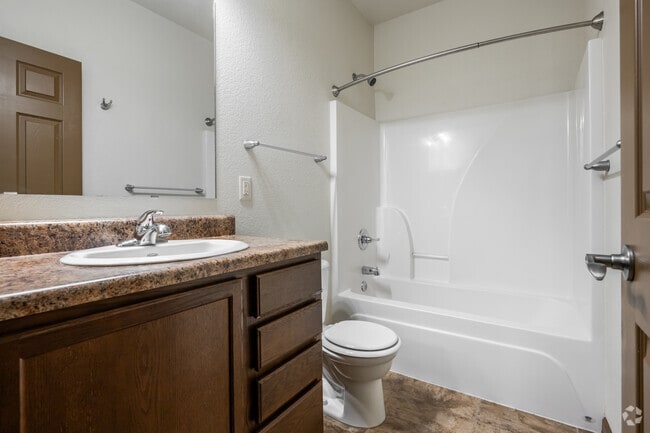 2BR, 2BA - Scott - 1,117SF - Bathroom 1