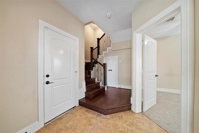 Photo - 835 Garden Oaks Trce