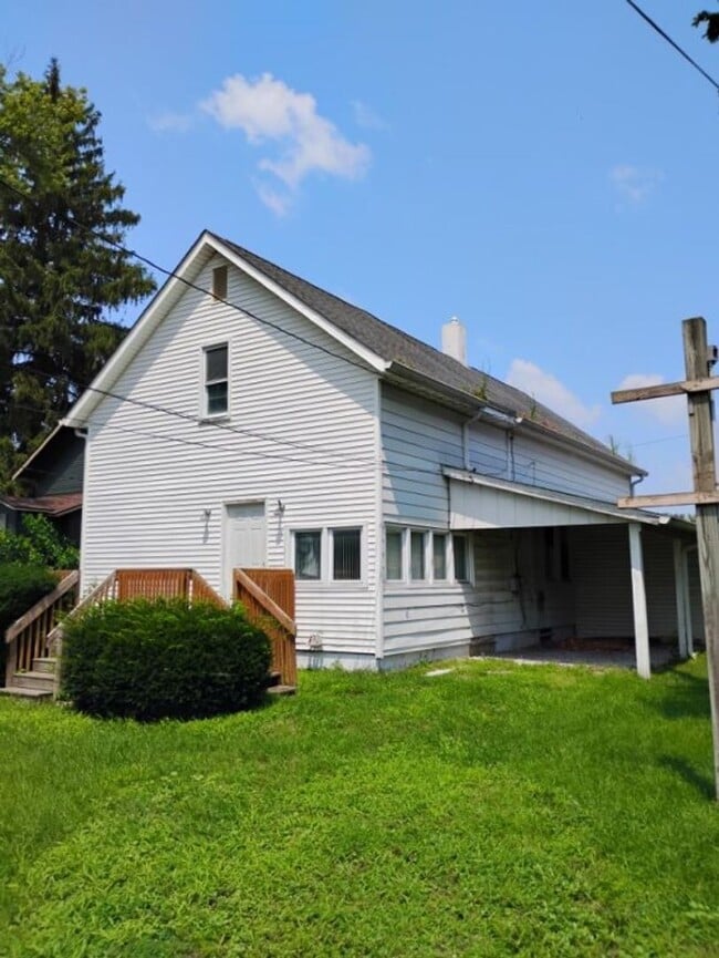 Photo - 3 Bedroom 1 Bath - Amazing Location