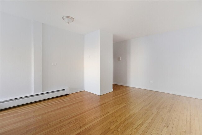 Photo - 6719 N Hermitage Ave Unit 3A