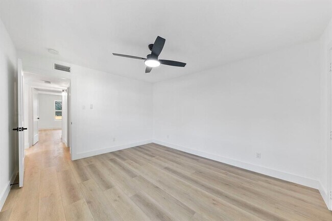 Photo - 1514 Wirt Rd Unidad True