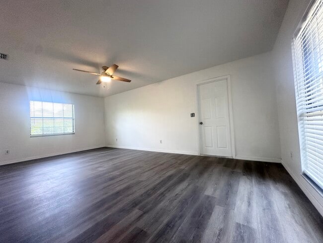 Photo - 107 Maplewood Dr