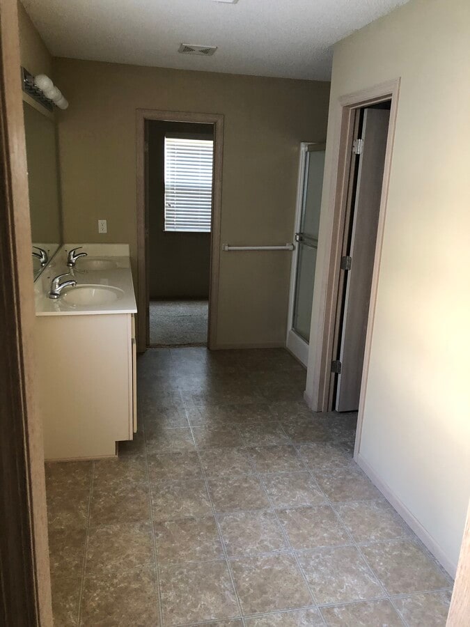 Photo - 2013 Hickoryleaf Ln