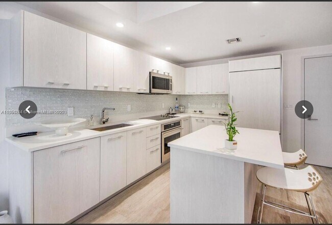 Photo - 55 SW 9th St Unidad 3802