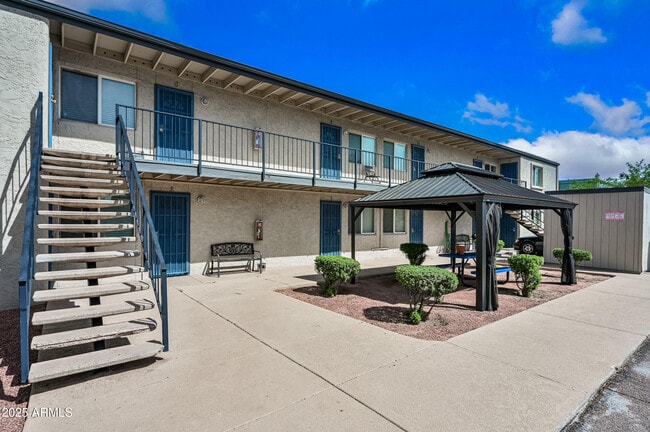 Building Photo - 3141 E Cypress St Unit 1 Rental