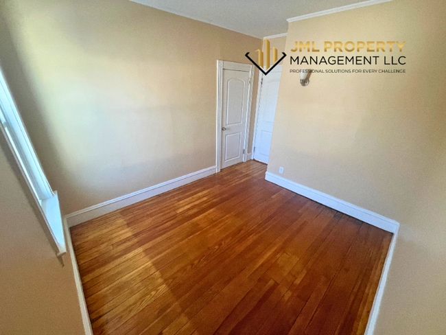 Photo - 121 Irving St Unidad 2