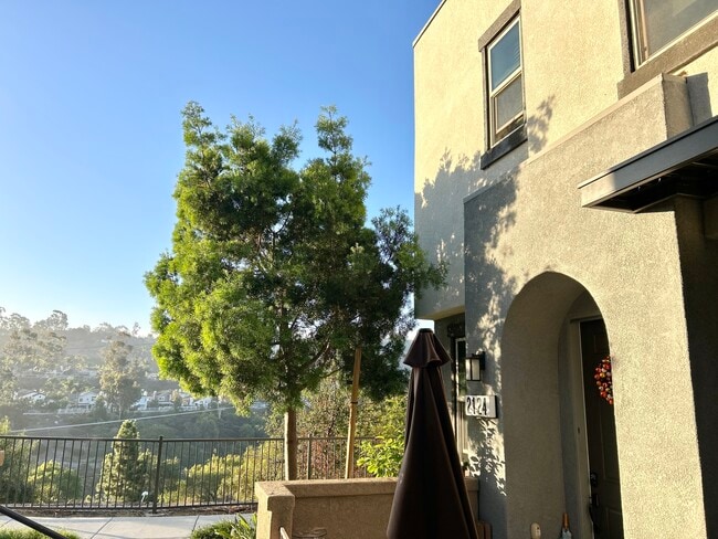 Building Photo - 2124 Solara Ln Unit Solara