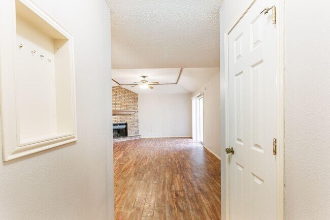 Photo - 6411 York Dr