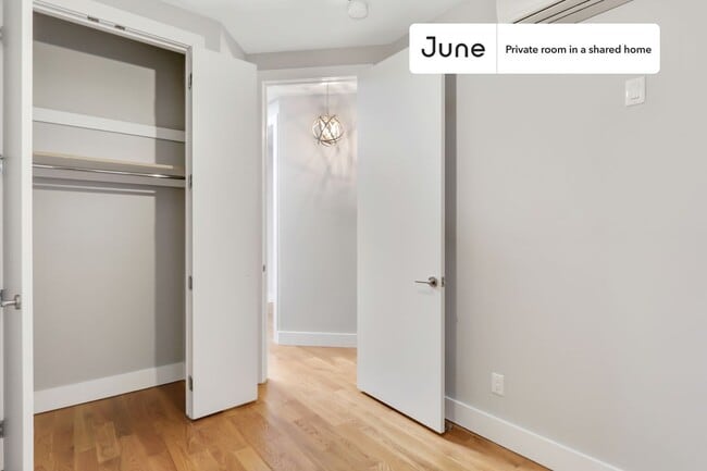 Photo - Room in Shared 5 bed/2.5 bath home Unit E