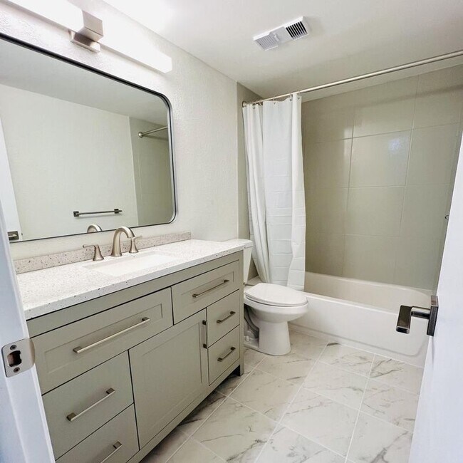 500 Egret Cir Unit 8104