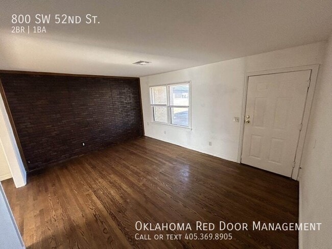 Photo - 800 SW 52nd St