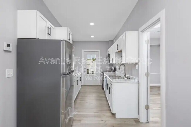 Photo - 5931 Maple Ave Unit 3w