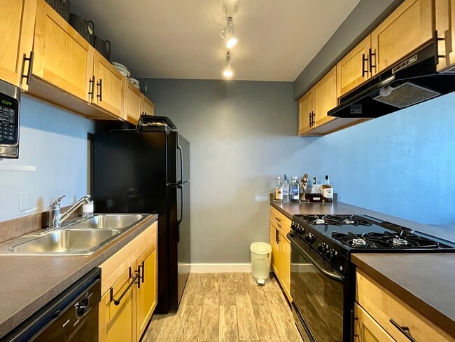 Photo - 600 E 8th St Unit 11G