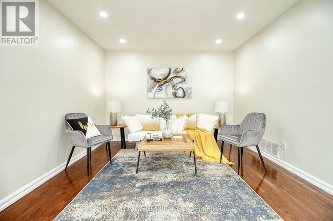 Photo - 13 Stillwater Crescent