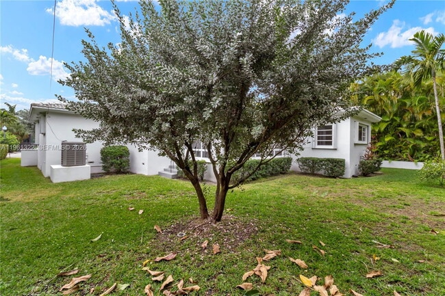 Photo - 1261 NE 98th St