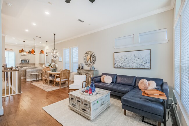 Photo - 809 Leavenworth Ave