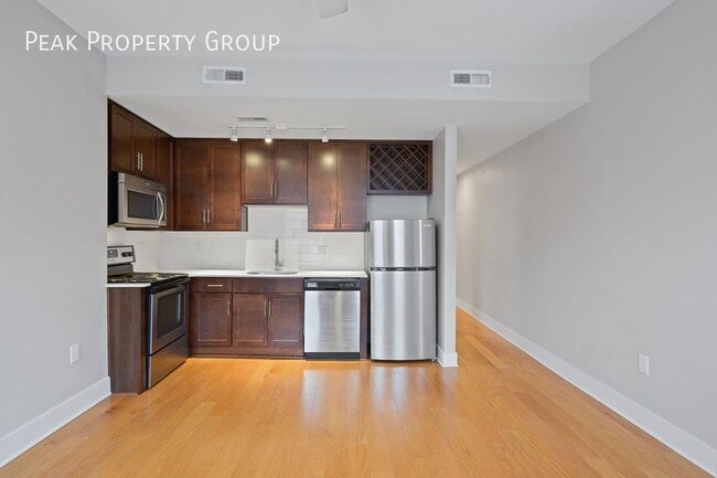 Photo - Broadway Square