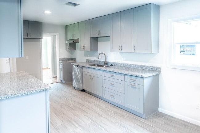 Photo - 2102 Norman St