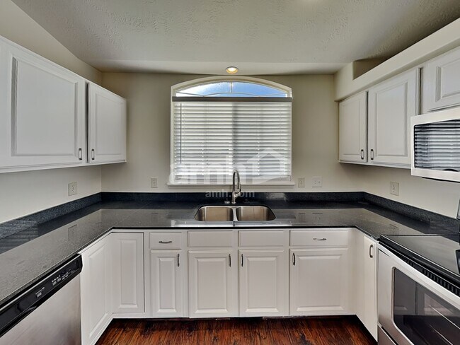 8359 Sawtooth Oak Dr