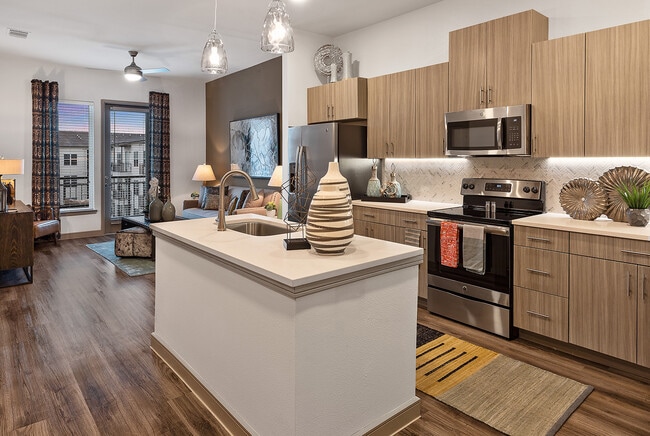 1BR, 1BA - 840SF