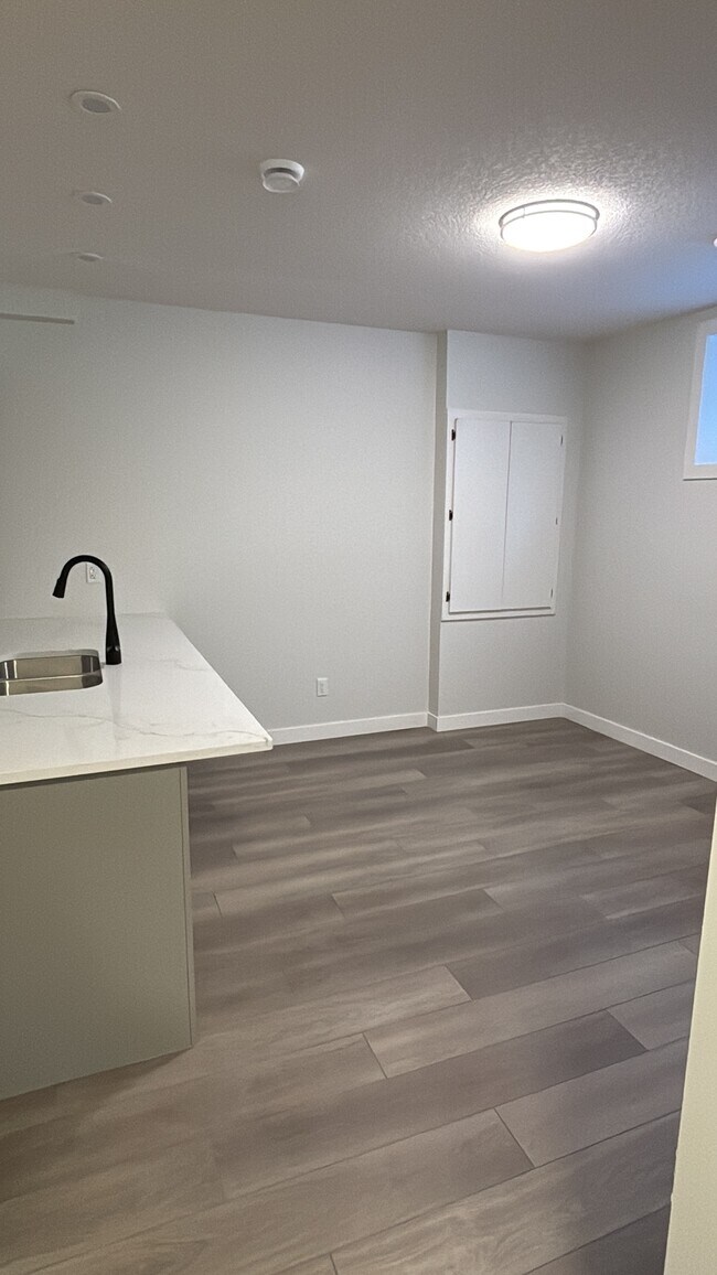 Photo - 11007 132 St NW Unit 4