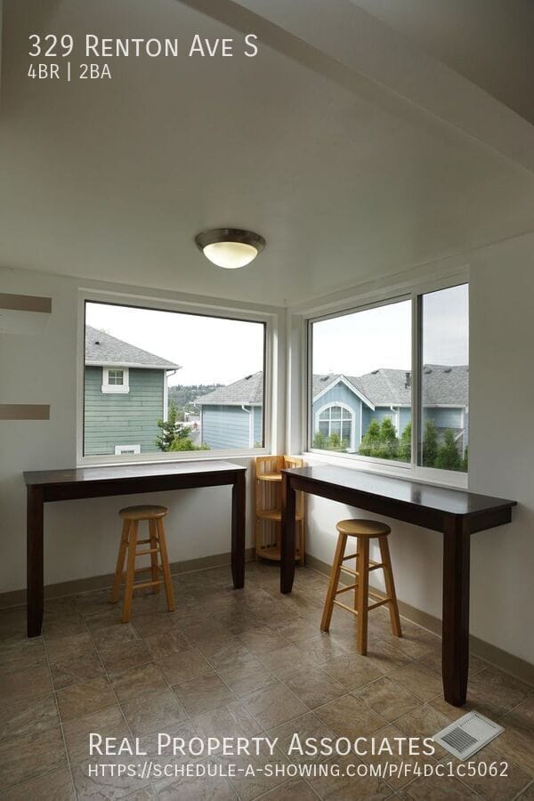 Photo - 329 Renton Ave S