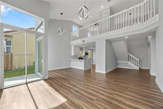 Photo - 3835 Lombardy St