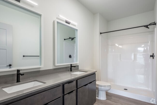 3BR, 2BA - 1321SF - Bathroom