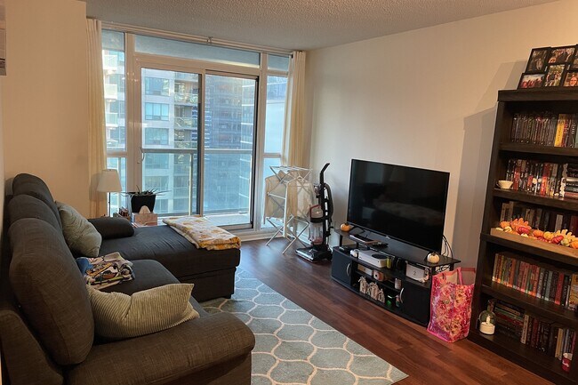 Photo - 19 Grand Trunk Crescent Unit 3303