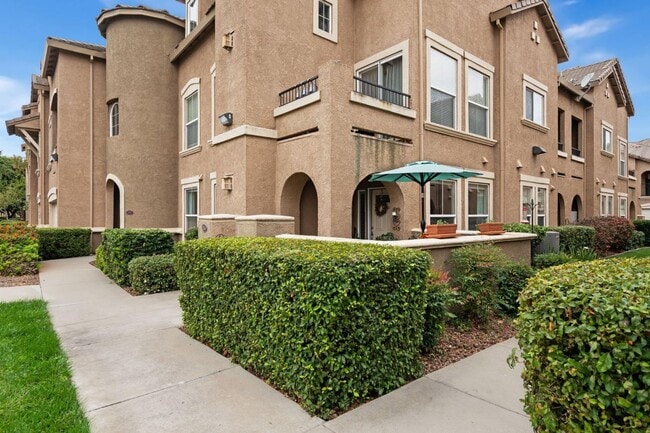 Building Photo - Luxury condo in Natomas! Unit 1716