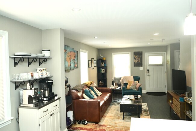 Building Photo - 3447 25th St SE Rental