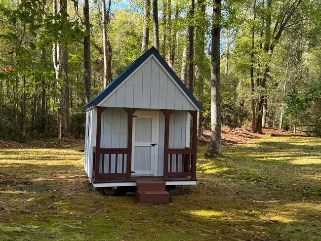 Photo - 3BR/2.5BA Home on 1 Acre in Spring Lake