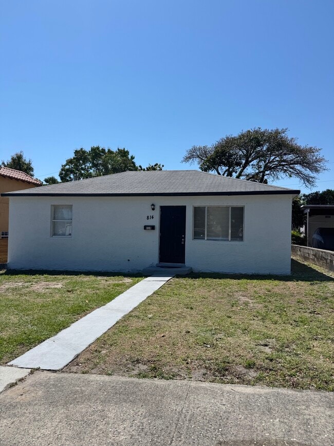 Building Photo - 814 39th St