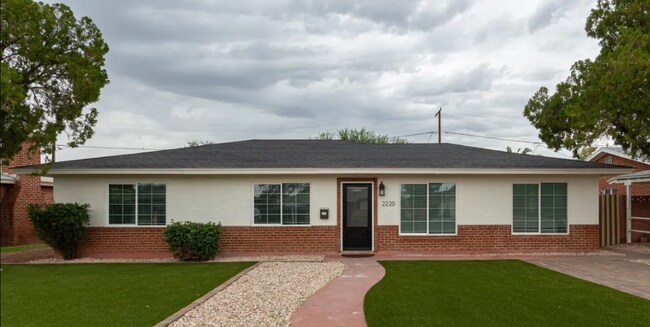 Photo - 2220 E Heatherbrae Dr