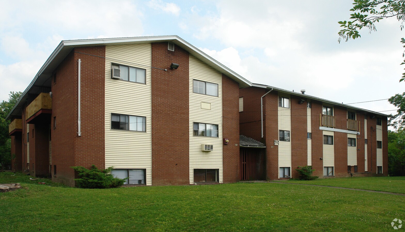 679 Onondaga - 679 W Onondaga St Apartments