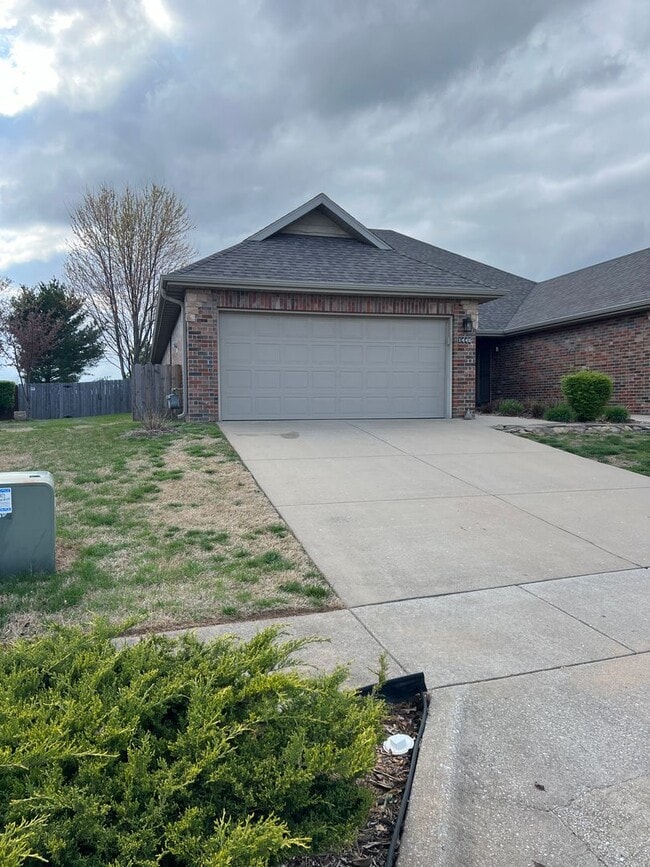 Photo - 2 bedroom/2 bath townhouse with 2 car garage