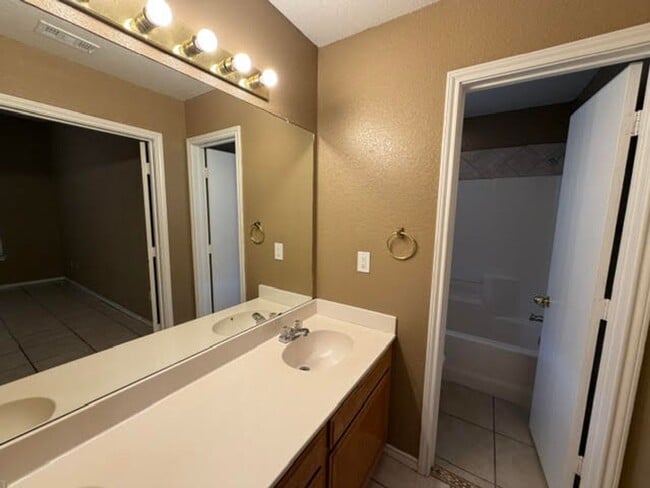 Photo - 10209 Lilac Ln