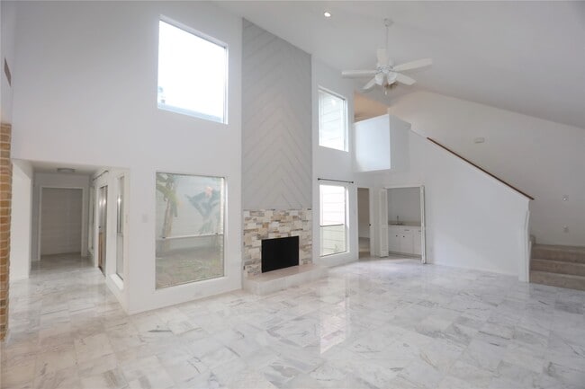 Photo - 2210 Shadowbriar Dr