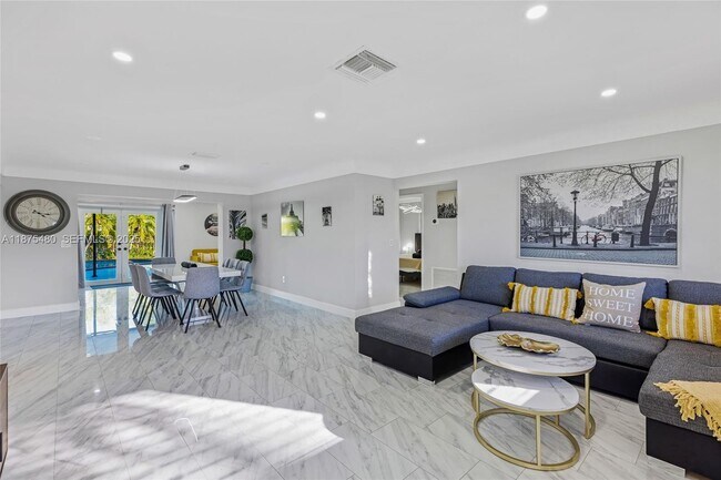 Photo - 6600 NE 20th Way