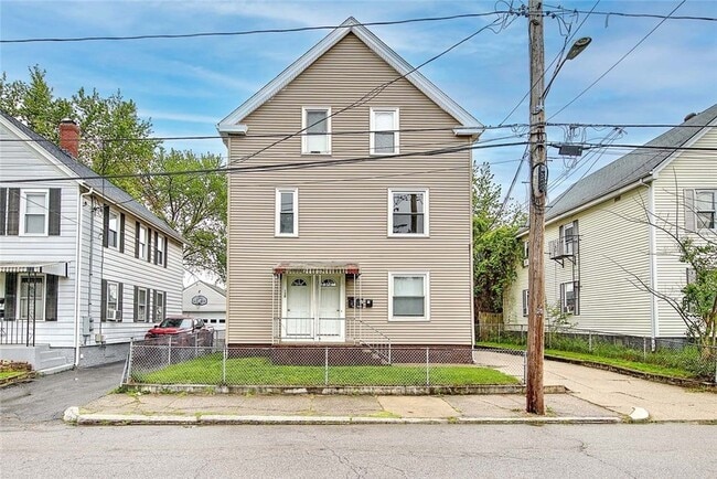 Building Photo - 139 Hunts Ave