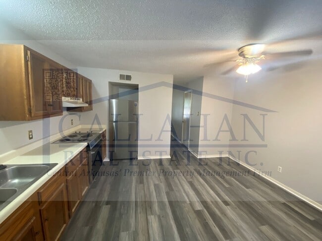 Photo - 114 Rimrock Pl Unit B