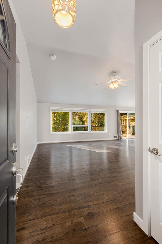 Photo - 3122 Glacier Ln