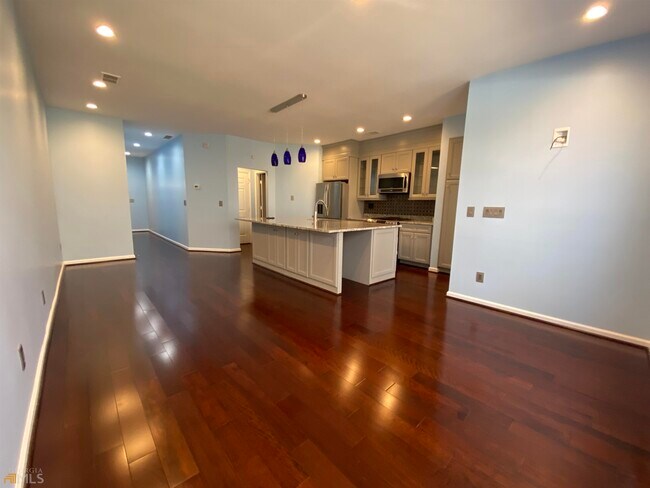 Photo - 5760 Terremont Cir