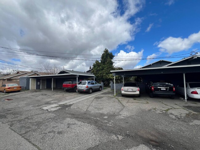 Photo - 4455 E Clay Ave Unidad 4455 E Clay Ave #C